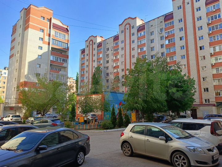 3-к. квартира, 101 м², 8/10 эт.