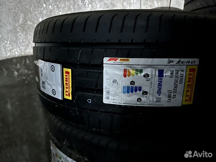 Pirelli P Zero 285/35 R22 и 315/30 R22 107Y