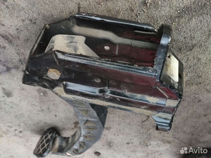 Педаль сцепления Шкода фабиа 1