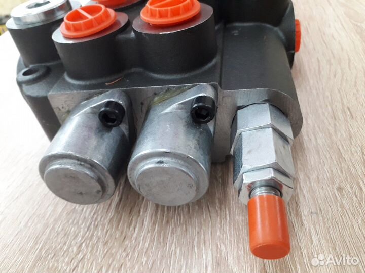 Гидрораспределитель 02Z80-1A1A1 GKZ1