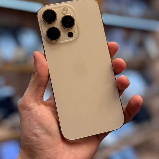 iPhone 16 Pro Max, 256 ГБ, SIM + eSIM