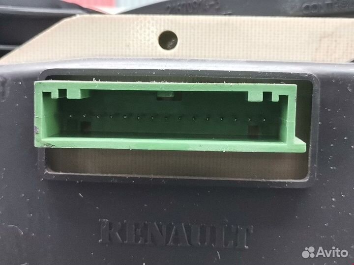 Панель для Opel Vivaro A