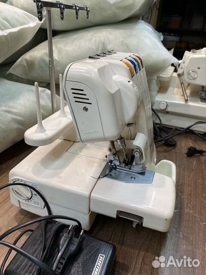 Оверлок бытовой MarryLock 005