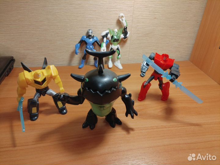 Фигурки McDonald's Happy meal