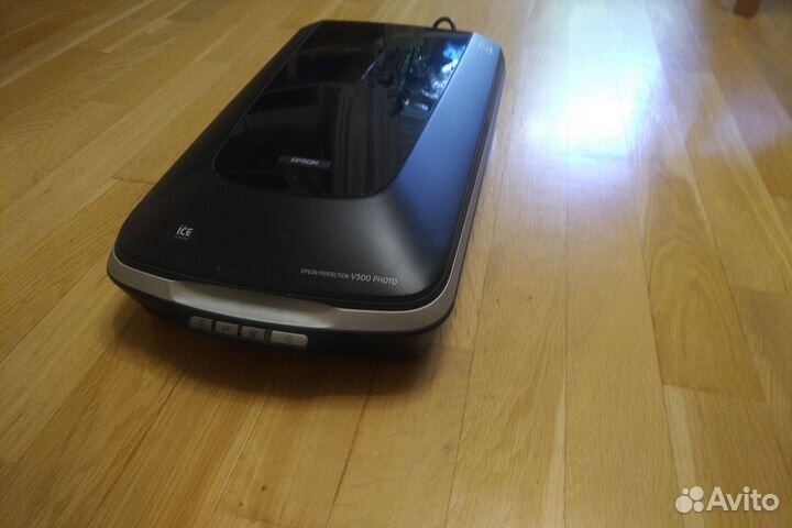 Сканер Epson V500 б/у