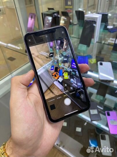 iPhone 11, 64 ГБ