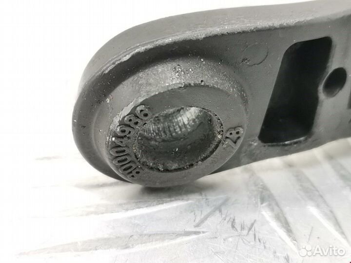 Щеткодержатель (поводок стеклоочистителя, дворник)