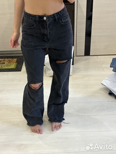Джинсы широкие рваные