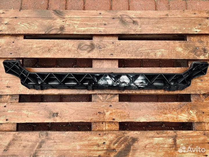 Балка под радиатор Porsche Cayenne 958 рестайлинг