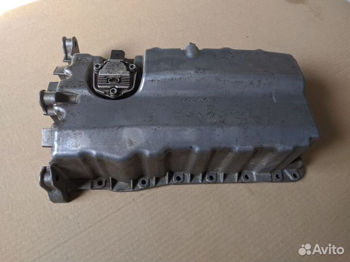 Масляный поддон двиг BXE VW audi 038103601ag