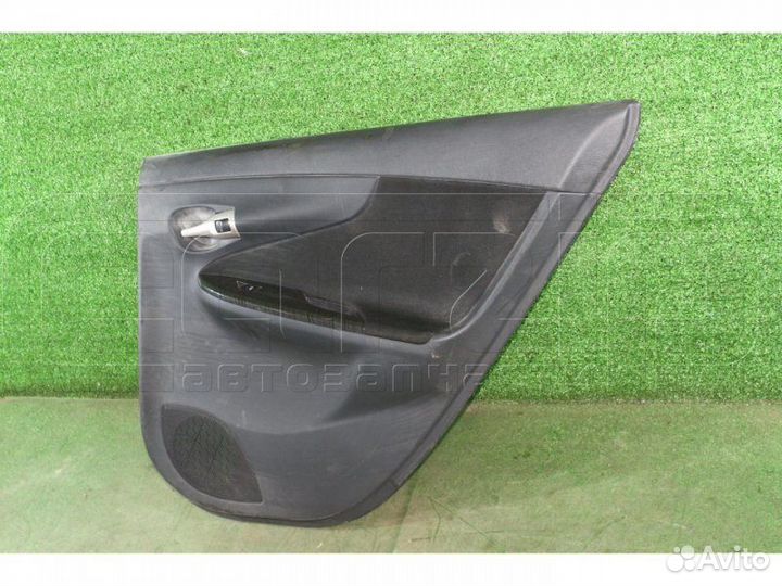 Обшивка двери задняя правая Toyota Corolla Fielder