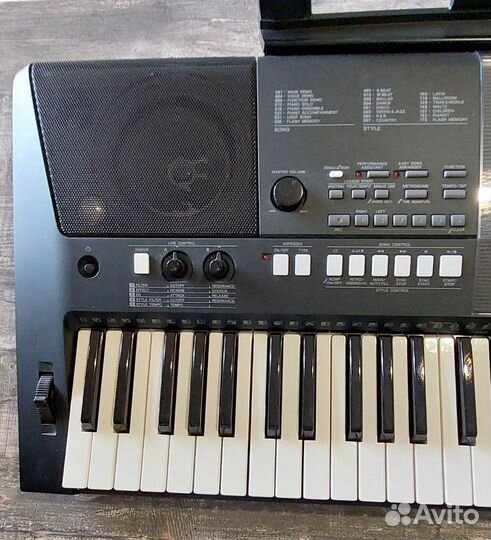 Синтезатор Yamaha psr e423