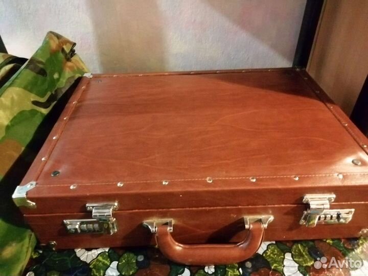 Туристический набор в чемодане