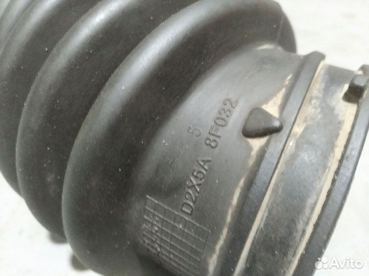 Патрубок воздушного фильтра Ford Focus 2 седан 1.8