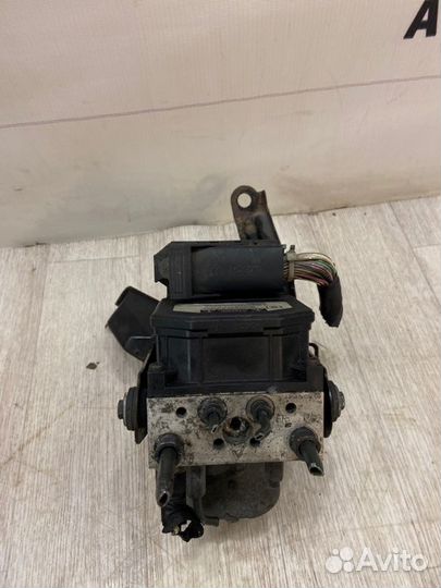 Блок абс Toyota Avensis T25 1zzfe 2007