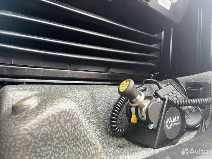 Джойстик подъема кузова