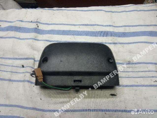 Дополнительный фонарь (Стоп-сигнал) Nissan Almera