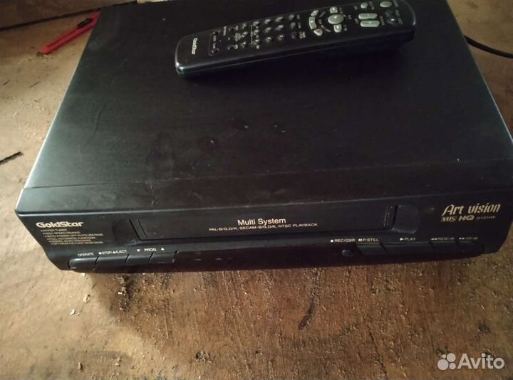 Видеомагнитофон goldstar