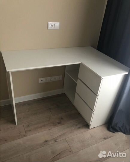 Угловой компьютерный стол Мори мс 16 белый