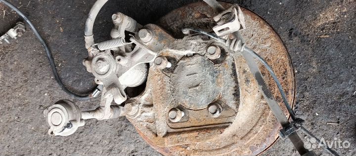 Ступица задняя Опель астра J правая, левая