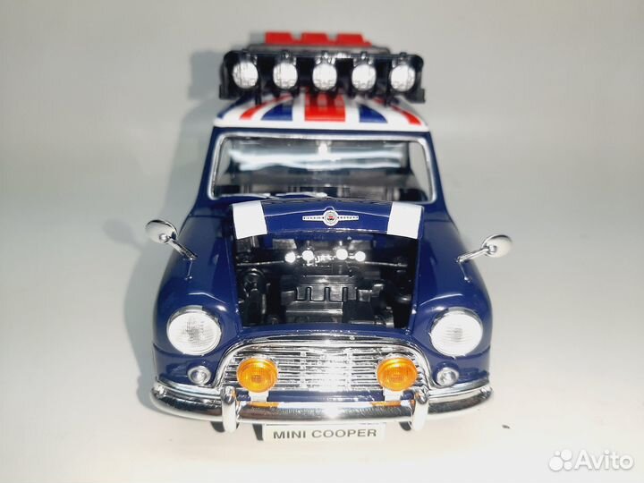 1961-1967 Rover Morris Mini Cooper (MotorMax 1:18)