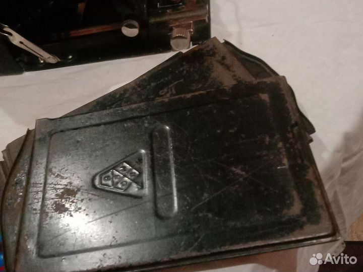 Старинный фотоаппарат