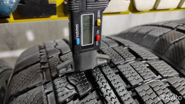 Toyo Winter Tranpath MK4a 215/60 R17