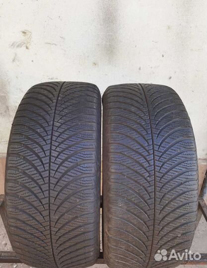 Goodyear Vector 4Seasons Gen-2 225/45 R17 94V