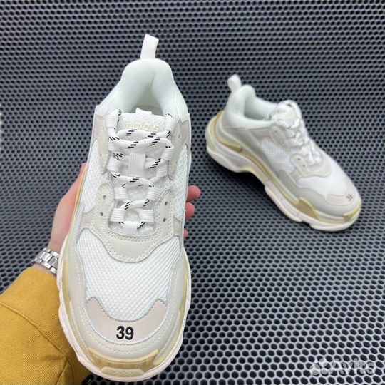 Кроссовки Balenсiaga Triple S 2.0 White Beige Gray