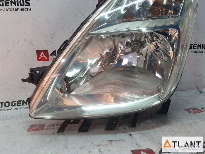 Фара передняя левая toyota prius
