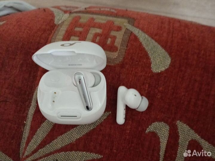 Беспроводные наушники soundcore