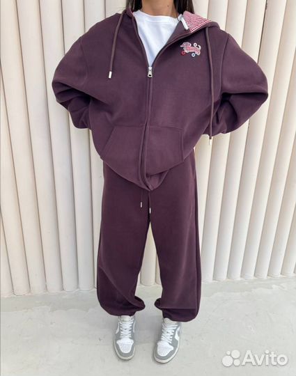 Спортивный костюм женский