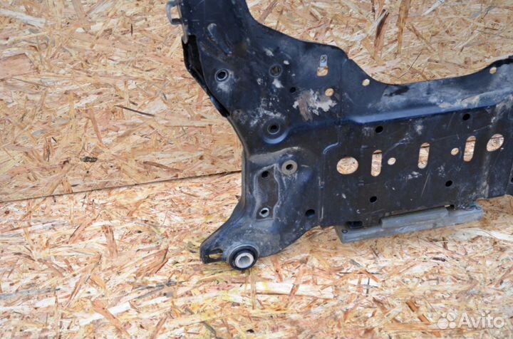 Подрамник задний Land Rover Range Rover Evoque