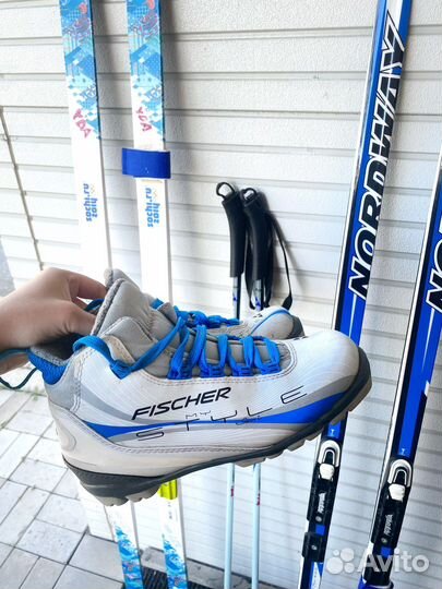 Лыжи, лыжные ботинки, лыжные палки