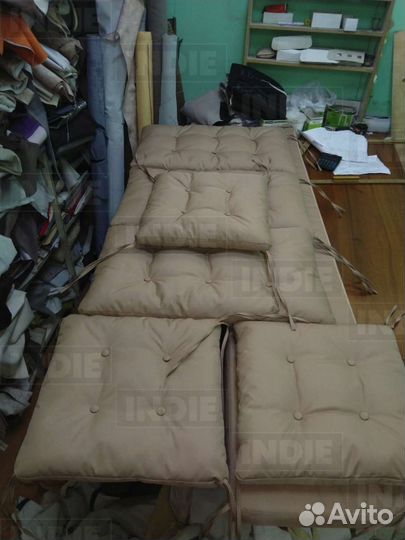 Подушки и матрасы для уличной мебели