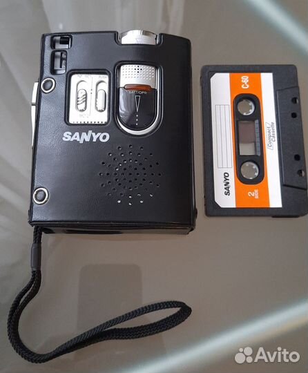 Кассетный плеер sanyo TRC-2050C