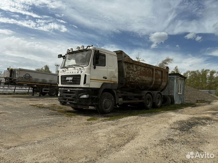 Водитель самосвала Маз