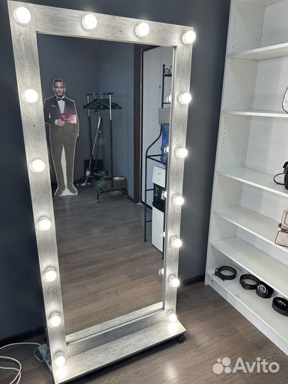 Зеркало напольное