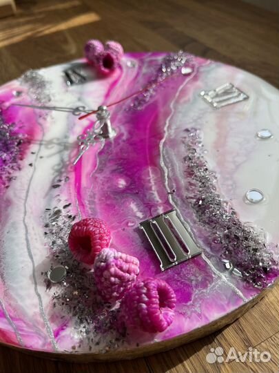 Часы настенные из эпоксидной смолы