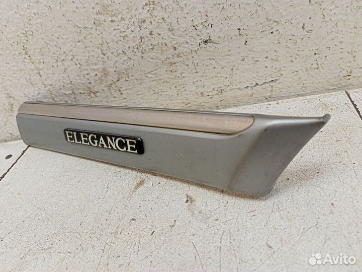 Молдинг переднего правого крыла