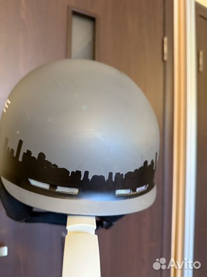 Горнолыжный шлем