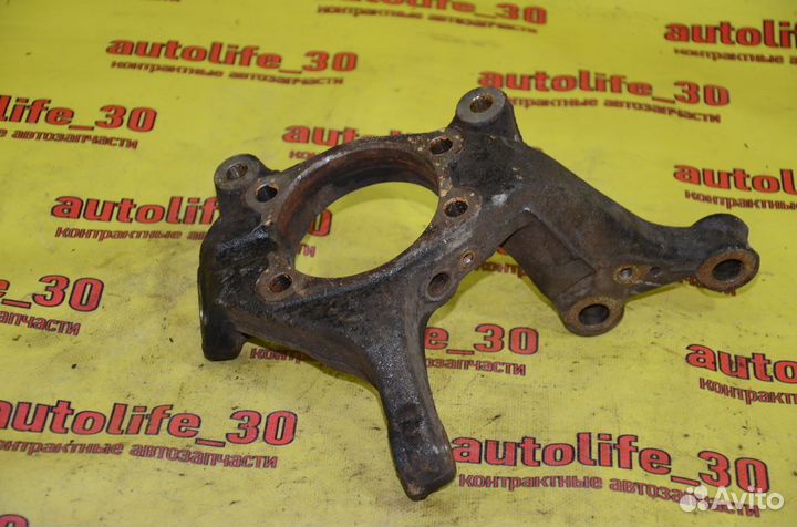 Кулак поворотный передний левый Toyota Auris E150