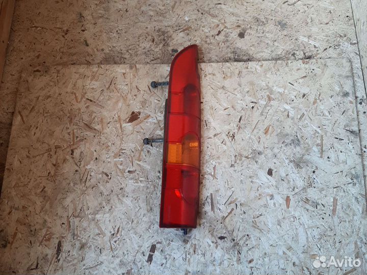 Задний левый стоп фонарь рено кангу1 рестайлинг