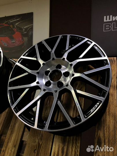 X'trike X-131 7,0\R17 5*114,3 ET45 d67,1 BK/FP