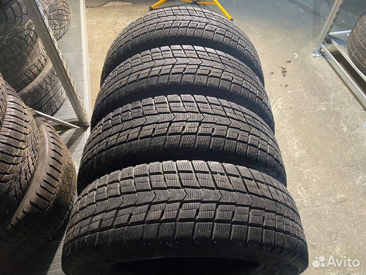 Roadstone Winguard Ice SUV 225/65 R17 102Q