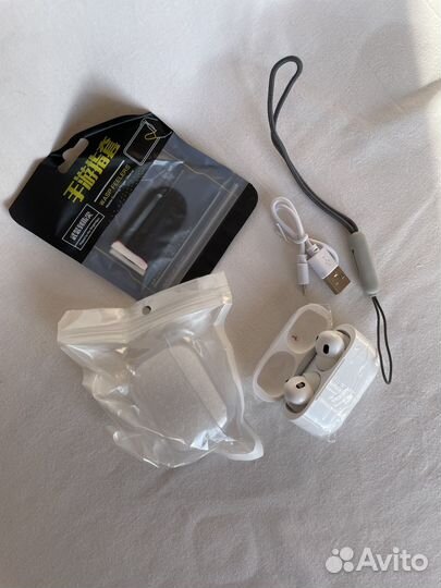 Беспроводные наушники apple airpods