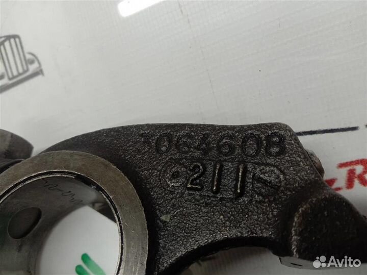 Коромысло (Рокер) впускного клапана Cummins11 306