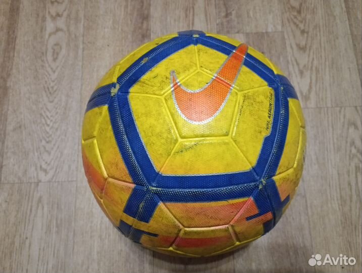 Футбольный мяч nike magia pro