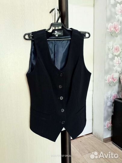 Школьный жилет темно синего цвета