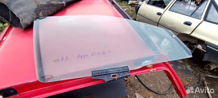 Стекло Audi b3